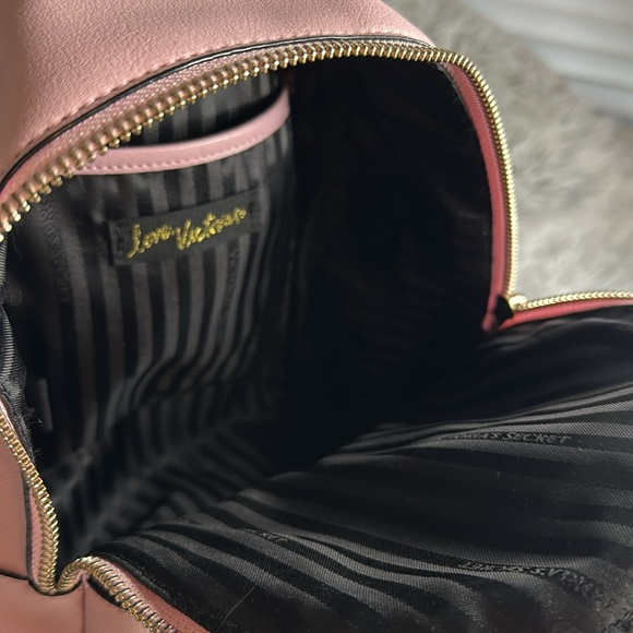 Pink Victoria secret patch backpack - Picture 3 of 9